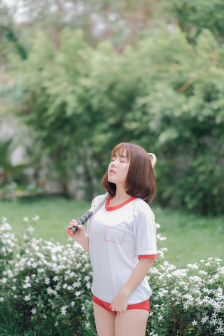含着她的花蒂让她喷水